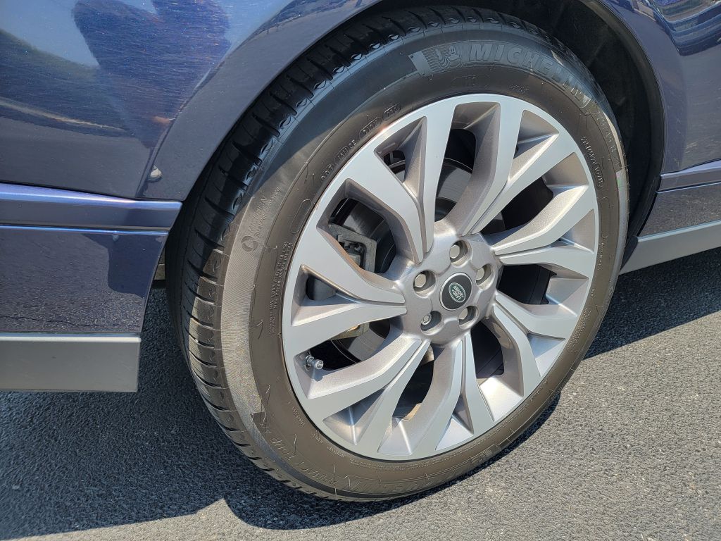 2019 Land Rover Range Rover HSE photo 44