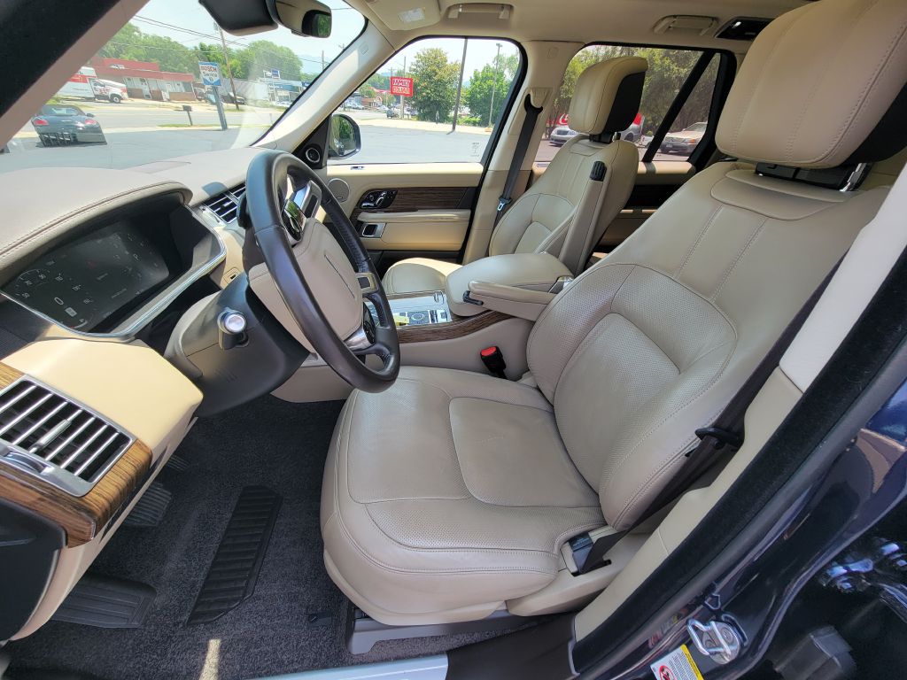 2019 Land Rover Range Rover HSE photo 17
