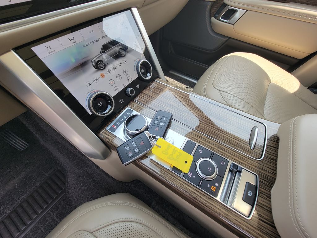 2019 Land Rover Range Rover HSE photo 26