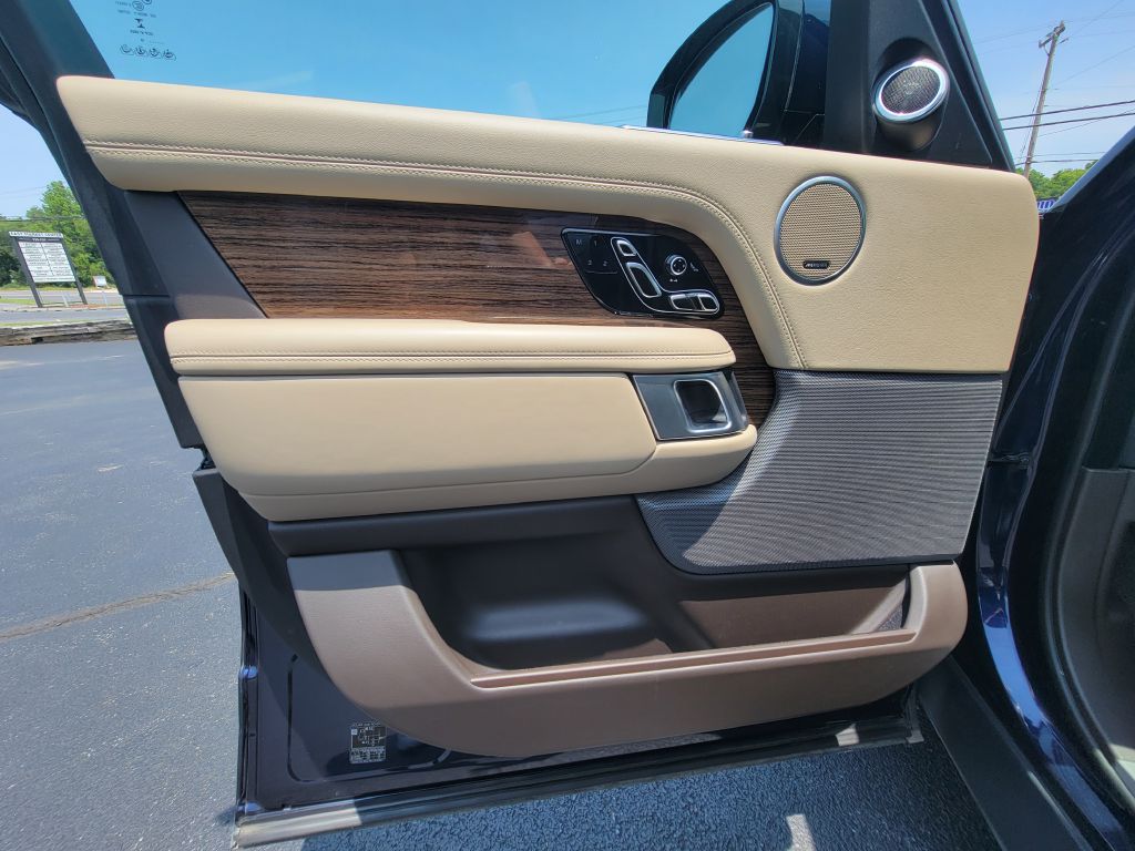 2019 Land Rover Range Rover HSE photo 37