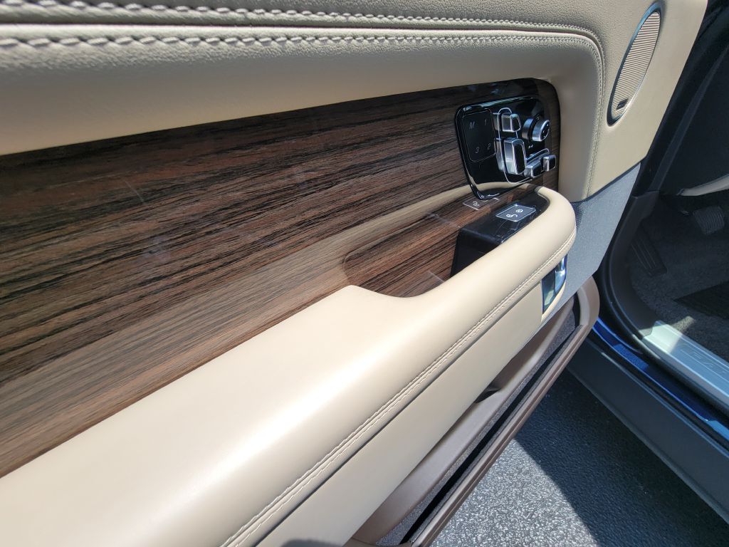 2019 Land Rover Range Rover HSE photo 38