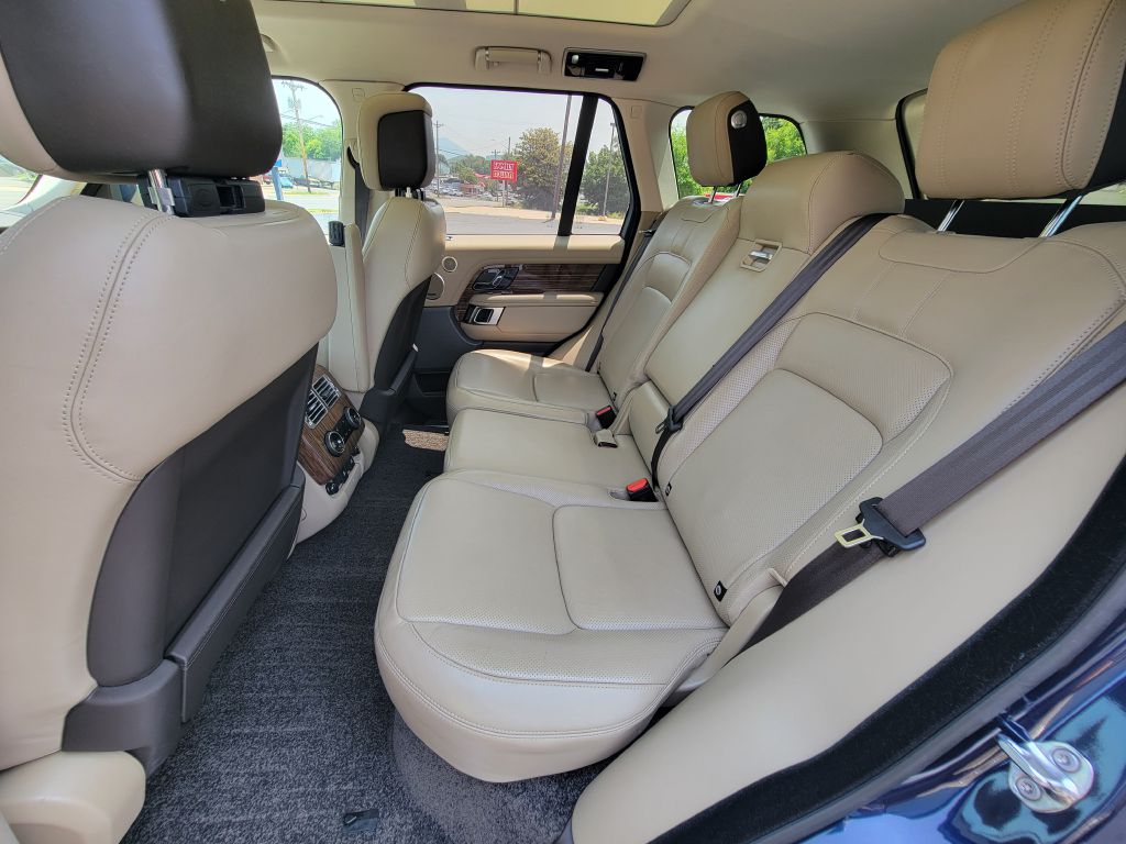 2019 Land Rover Range Rover HSE photo 21