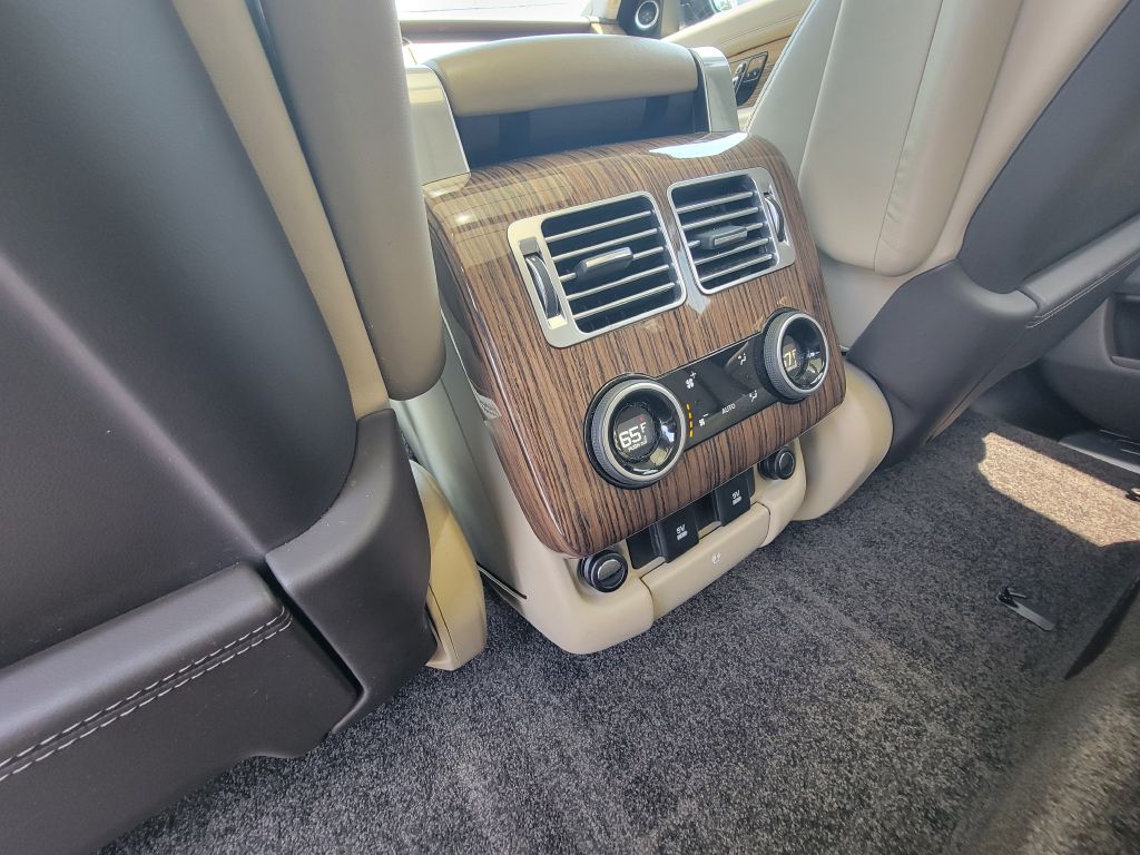 2019 Land Rover Range Rover HSE photo 32