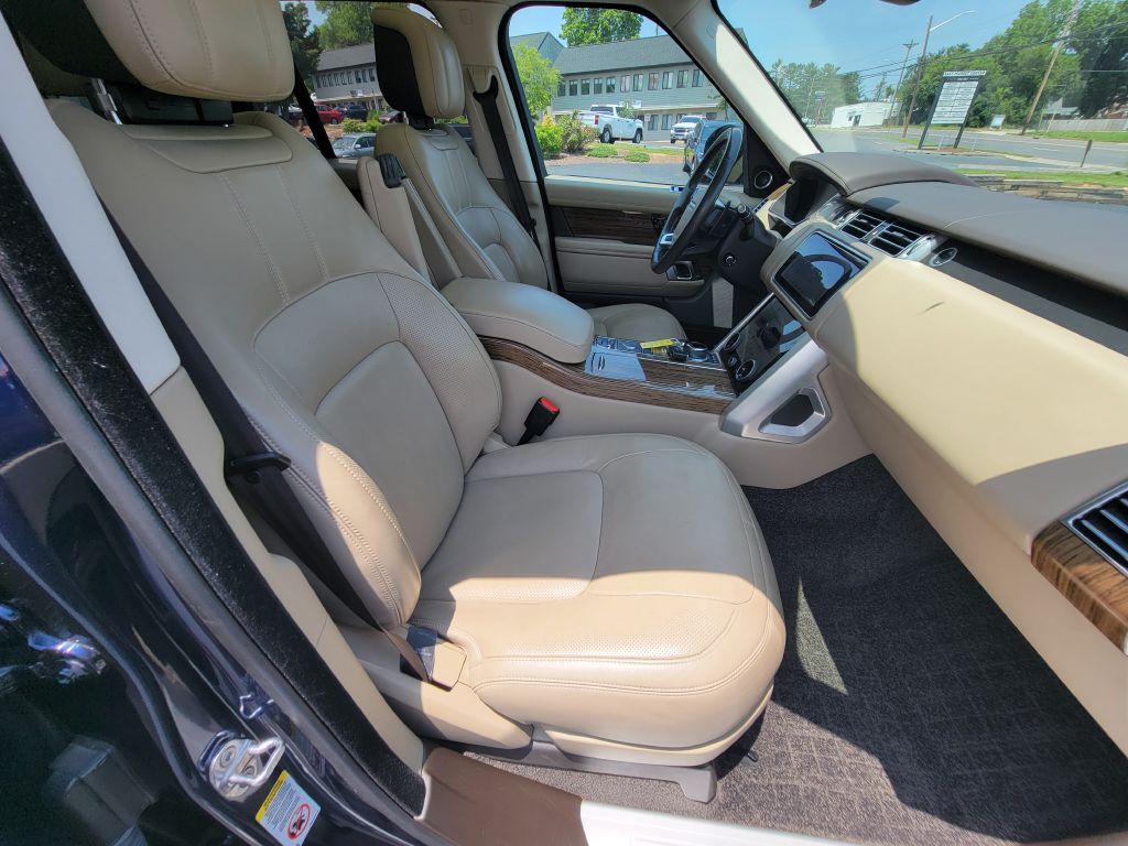 2019 Land Rover Range Rover HSE photo 19