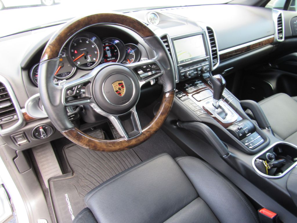 Image for 2016 Porsche CAYENNE V6 NAV ONLY 11k Miles! LOADED!!