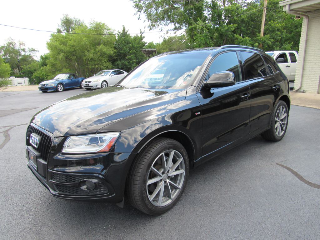 2016 Audi Q5 V6 S-LINE Black Optic-NAV-Camera-CLEAN!!