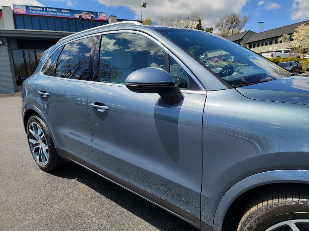 Image for 2020 Porsche CAYENNE S Launch Edition Biscay Blue