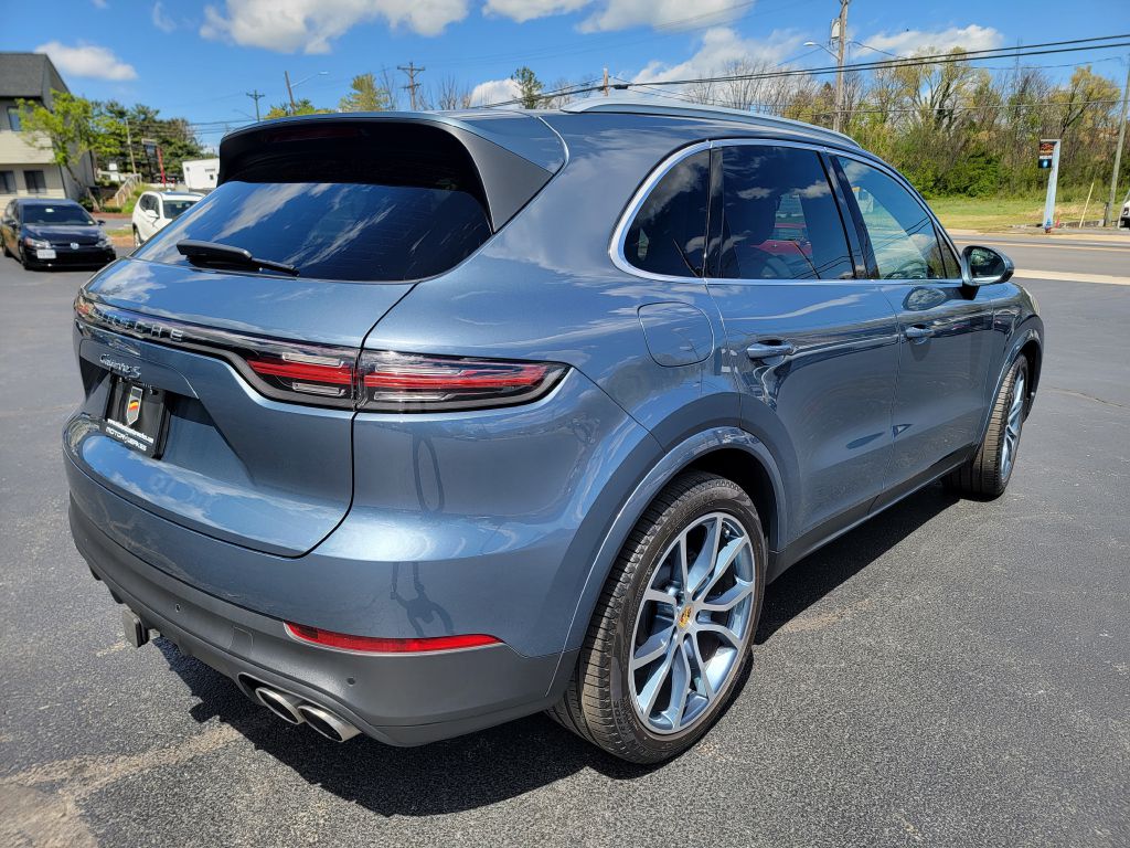 Image for 2020 Porsche CAYENNE S Launch Edition Biscay Blue