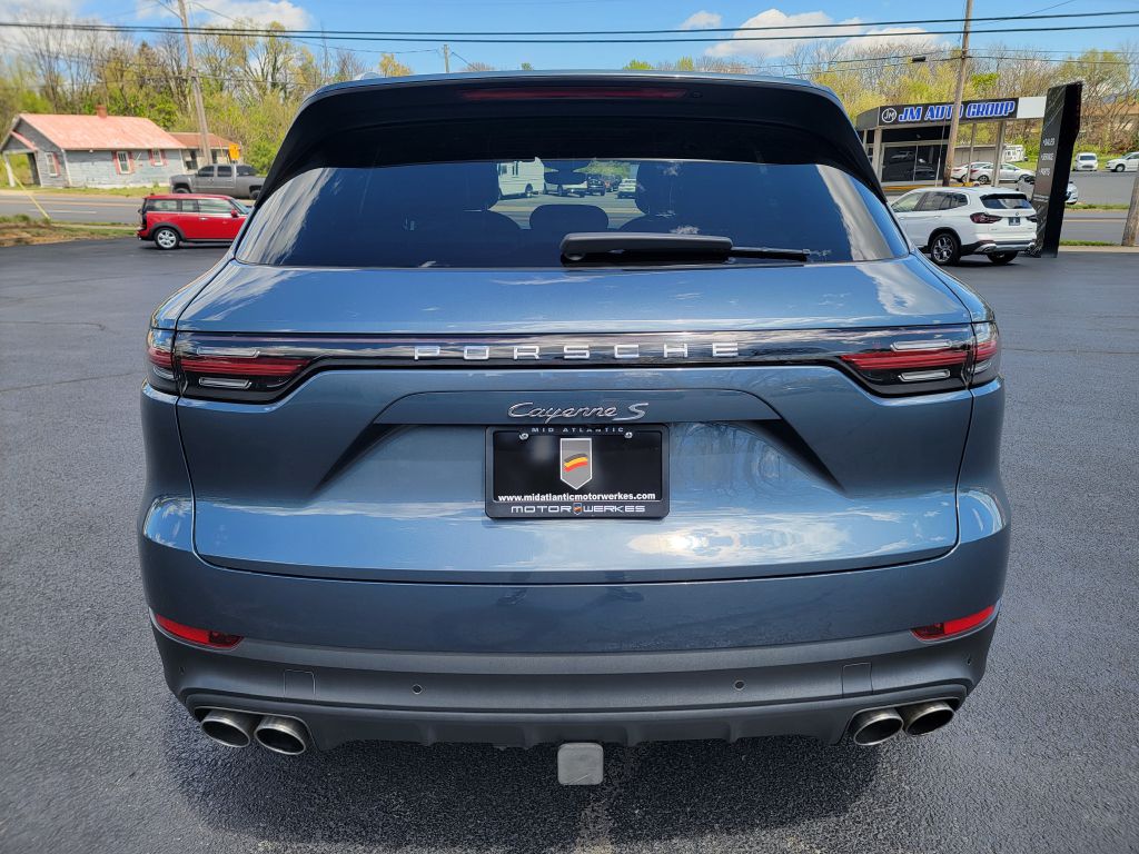 Image for 2020 Porsche CAYENNE S Launch Edition Biscay Blue