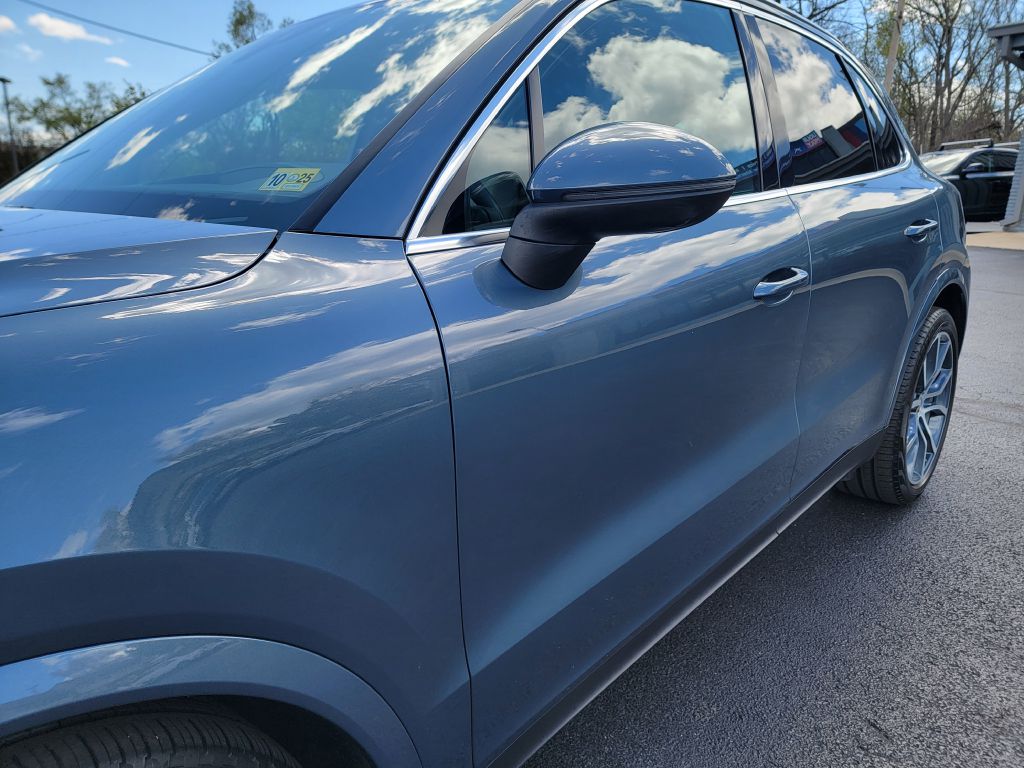 Image for 2020 Porsche CAYENNE S Launch Edition Biscay Blue