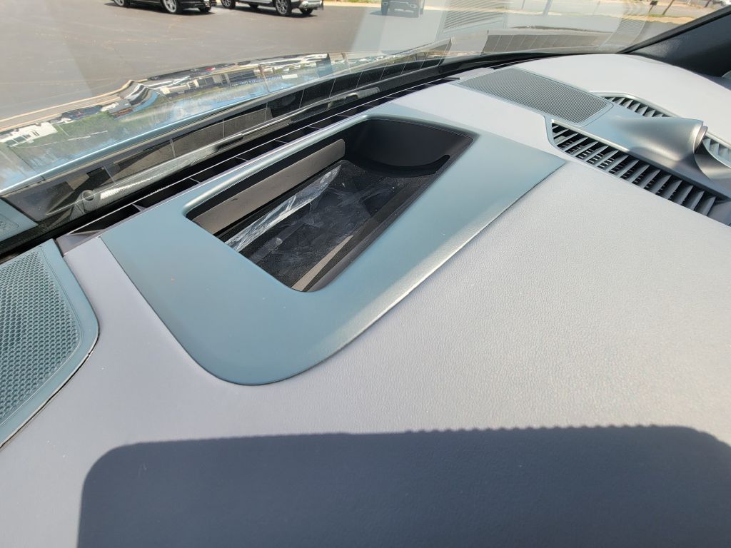 Image for 2020 Porsche CAYENNE S Launch Edition Biscay Blue