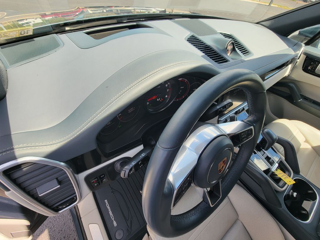 Image for 2020 Porsche CAYENNE S Launch Edition Biscay Blue