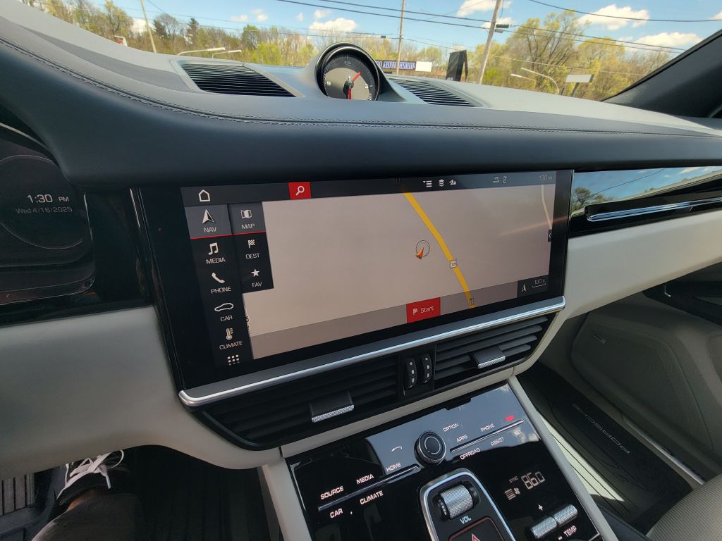 Image for 2020 Porsche CAYENNE S Launch Edition Biscay Blue