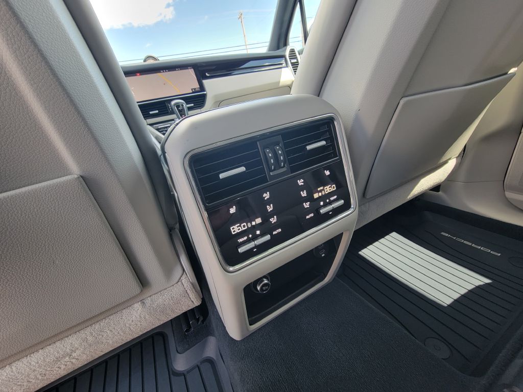 Image for 2020 Porsche CAYENNE S Launch Edition Biscay Blue