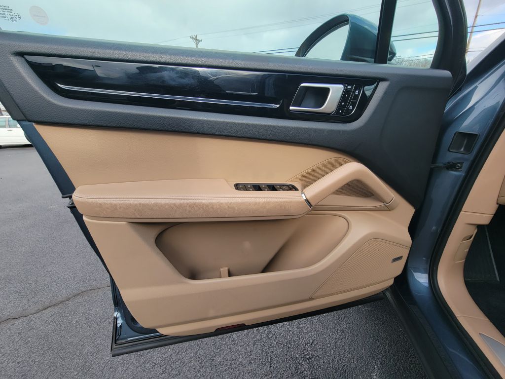 Image for 2019 Porsche CAYENNE S Fresh Service-Skyview-BOSE!