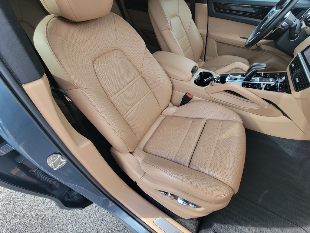 Image for 2019 Porsche CAYENNE S Fresh Service-Skyview-BOSE!