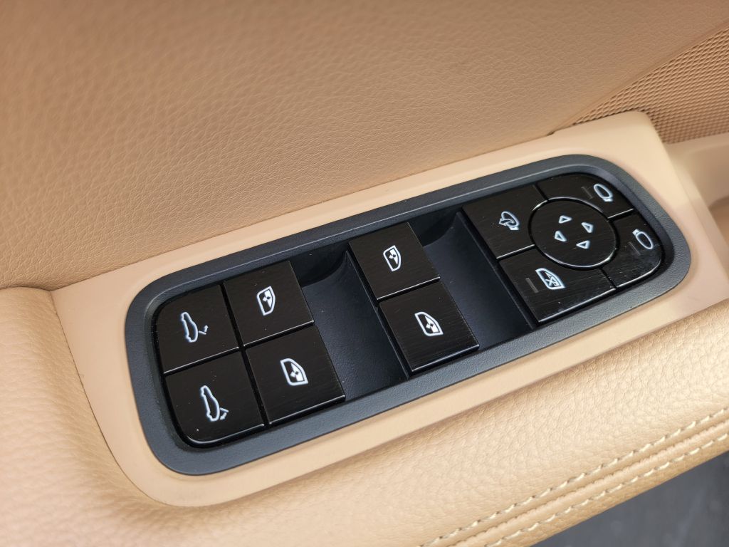 Image for 2019 Porsche CAYENNE S Fresh Service-Skyview-BOSE!