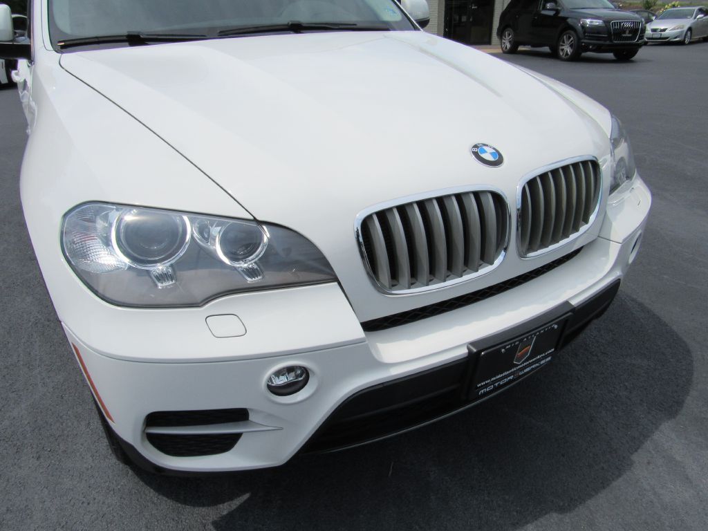 Image for 2013 BMW X5 XDRIVE 35I NAV-Skyview Cam-Michelins!!