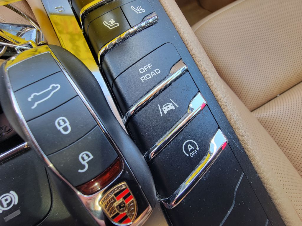 Image for 2017 Porsche MACAN S AWD CPO-Pano Roof-AC Seats!