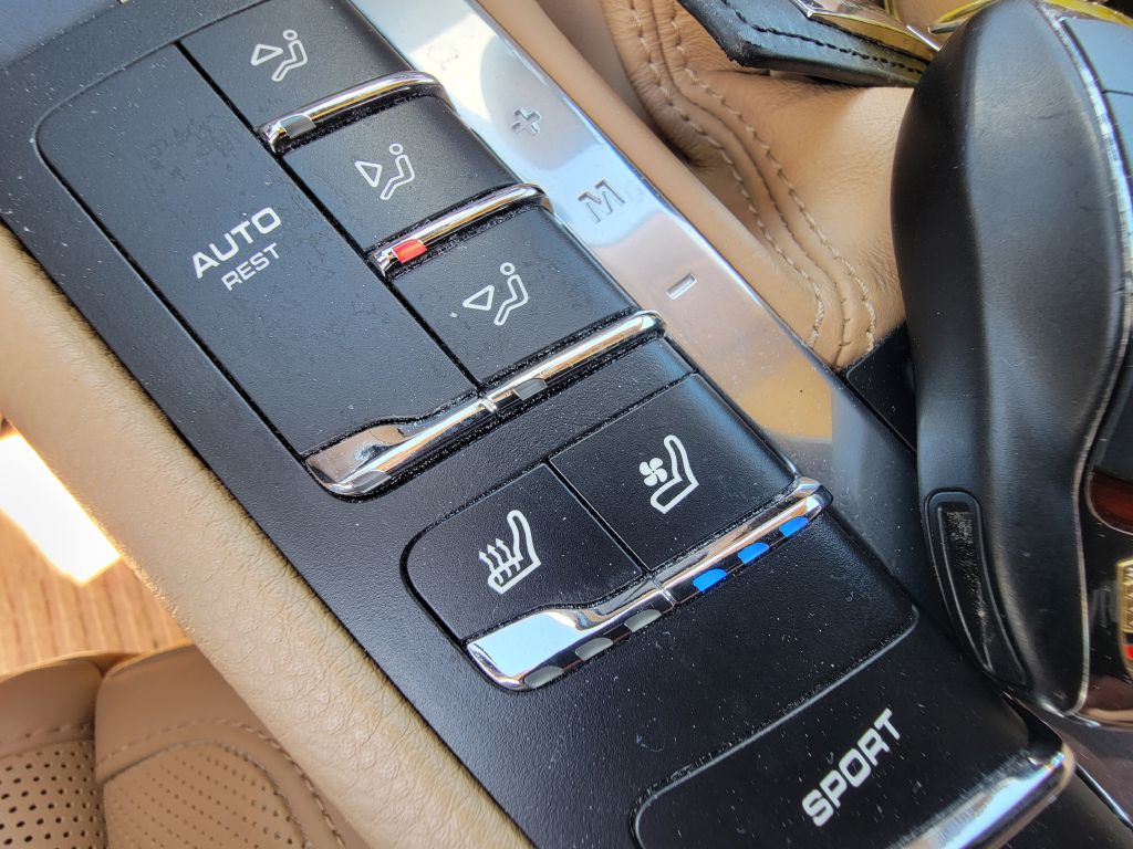 Image for 2017 Porsche MACAN S AWD CPO-Pano Roof-AC Seats!