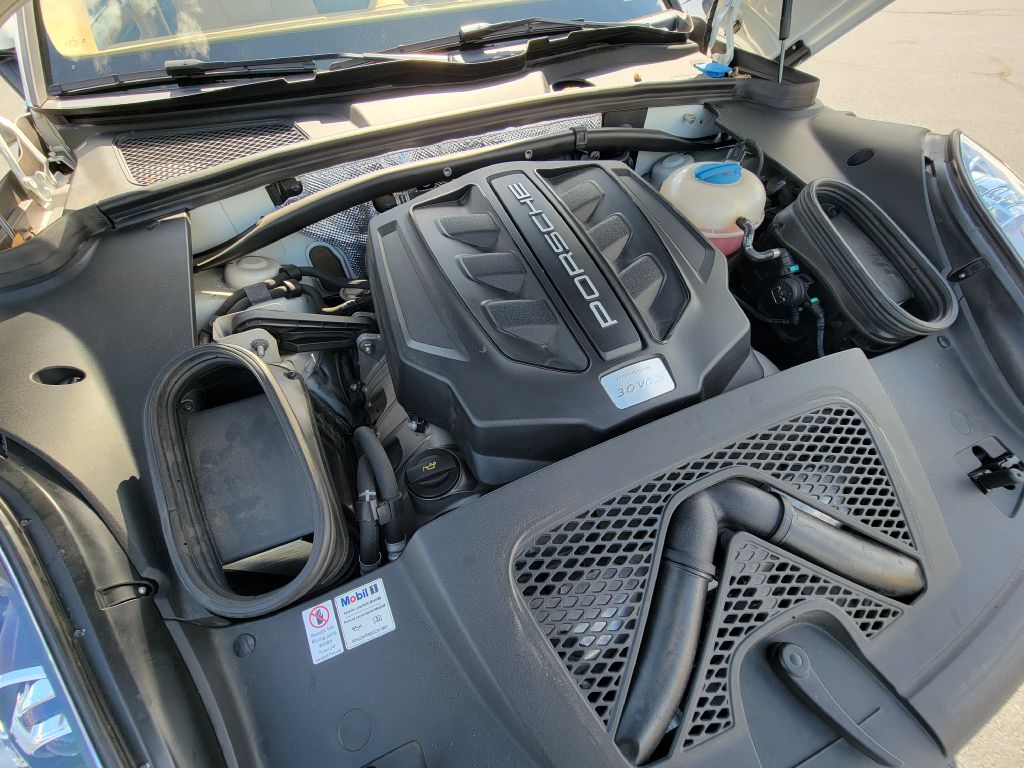 Image for 2017 Porsche MACAN S AWD CPO-Pano Roof-AC Seats!