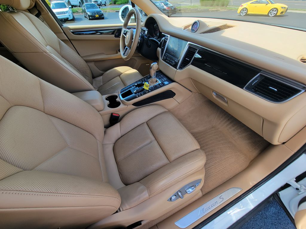 Image for 2017 Porsche MACAN S AWD CPO-Pano Roof-AC Seats!