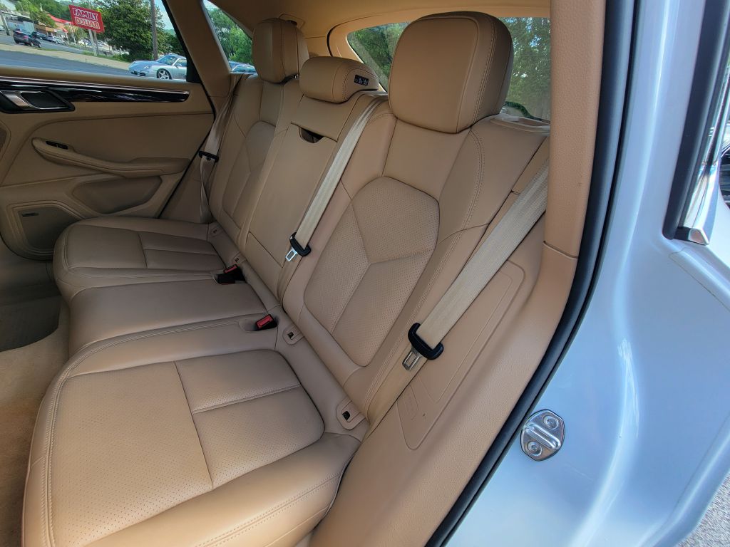 Image for 2017 Porsche MACAN S AWD CPO-Pano Roof-AC Seats!