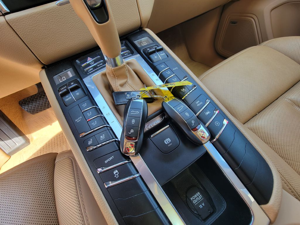 Image for 2017 Porsche MACAN S AWD CPO-Pano Roof-AC Seats!