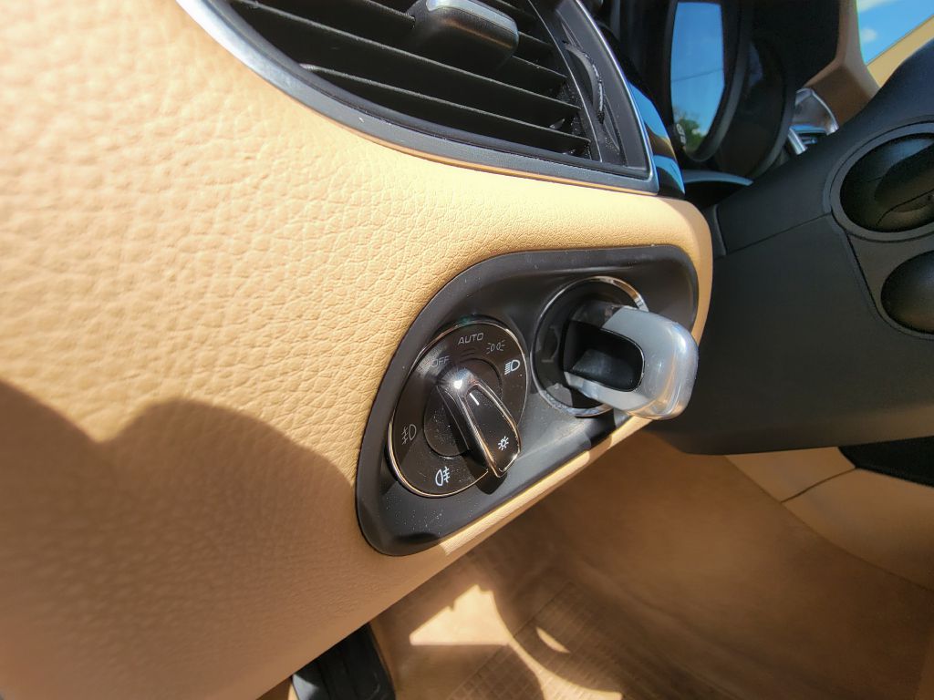 Image for 2017 Porsche MACAN S AWD CPO-Pano Roof-AC Seats!