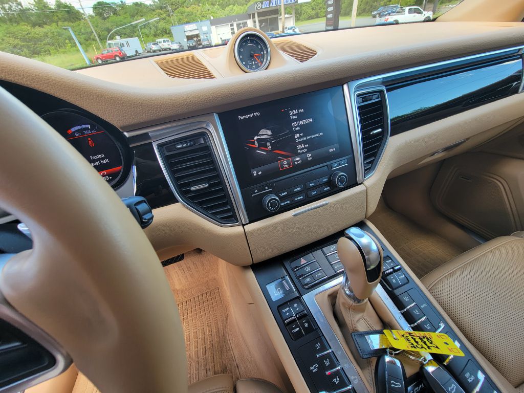 Image for 2017 Porsche MACAN S AWD CPO-Pano Roof-AC Seats!