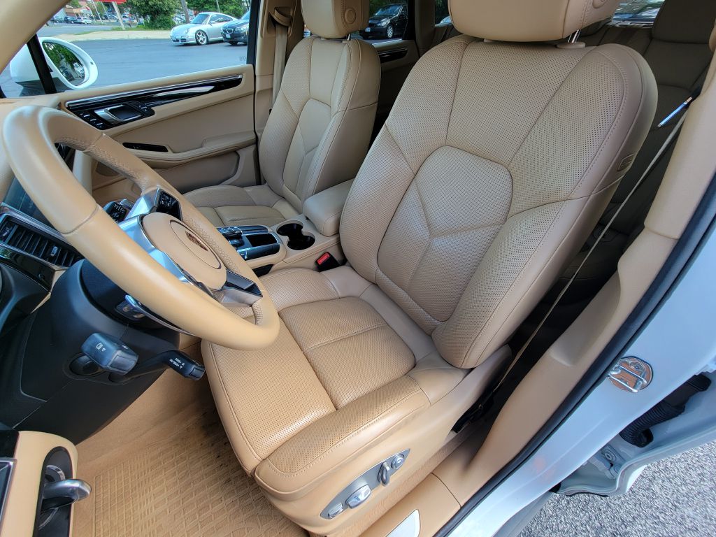 Image for 2017 Porsche MACAN S AWD CPO-Pano Roof-AC Seats!