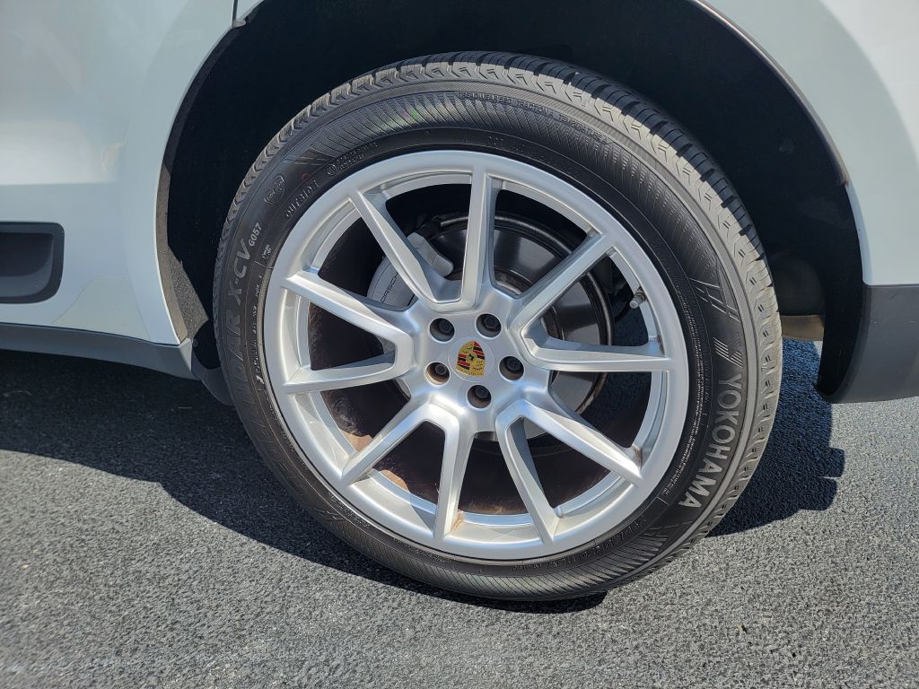 Image for 2017 Porsche MACAN S AWD CPO-Pano Roof-AC Seats!