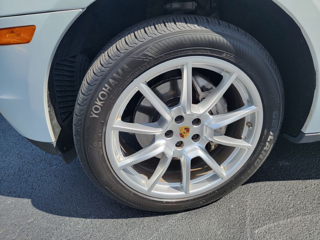 Image for 2017 Porsche MACAN S AWD CPO-Pano Roof-AC Seats!