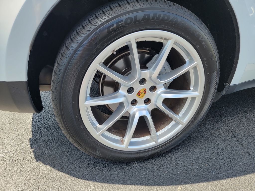 Image for 2017 Porsche MACAN S AWD CPO-Pano Roof-AC Seats!