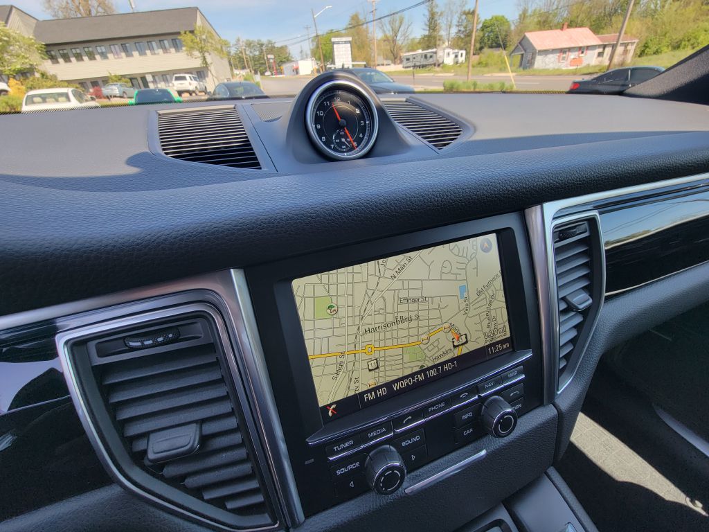 Image for 2016 Porsche MACAN S AWD NAV-Camera-Sport Chrono