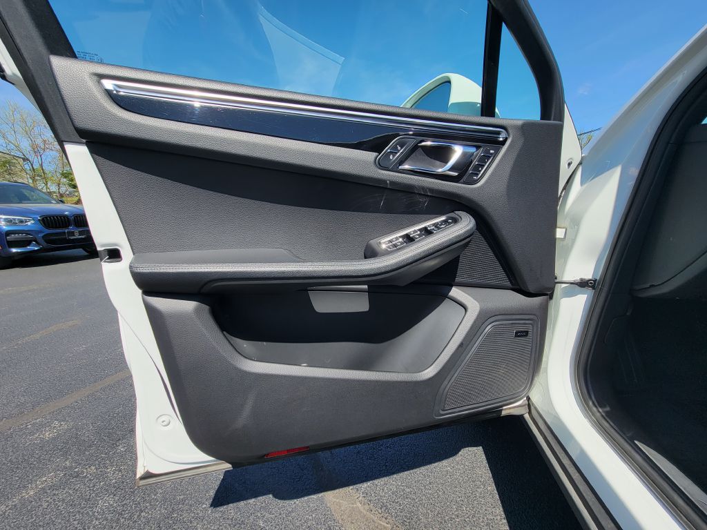 Image for 2016 Porsche MACAN S AWD NAV-Camera-Sport Chrono