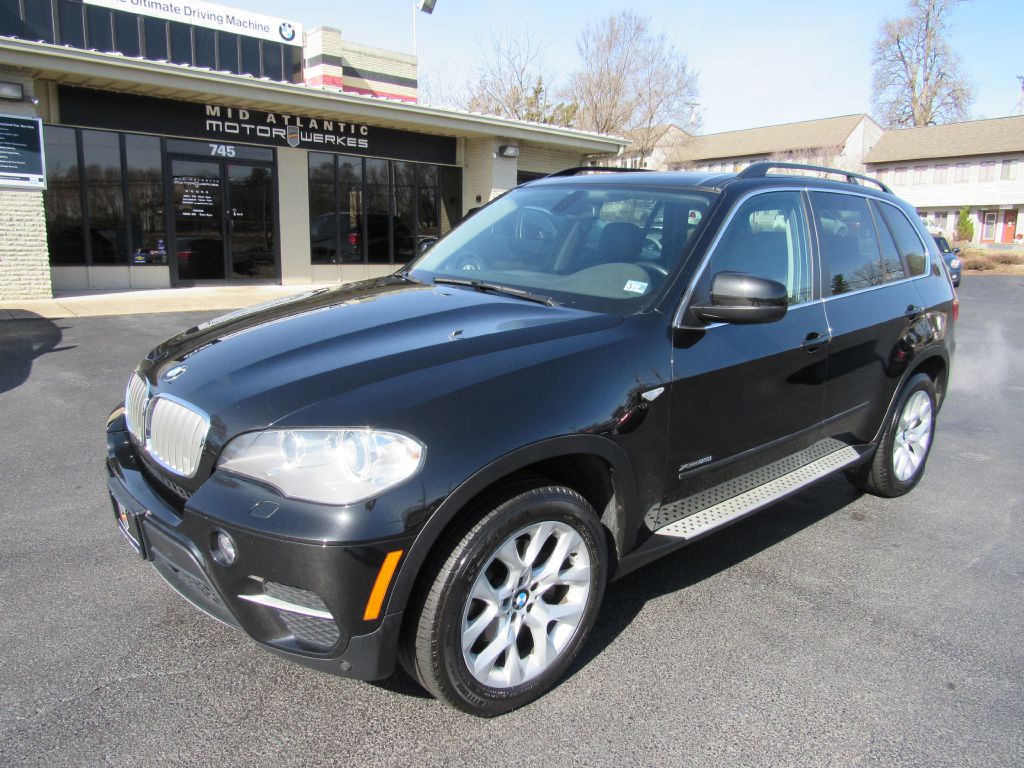 2013 BMW X5 35I XDRIVE NAV-Skyview Camera-Maintained!