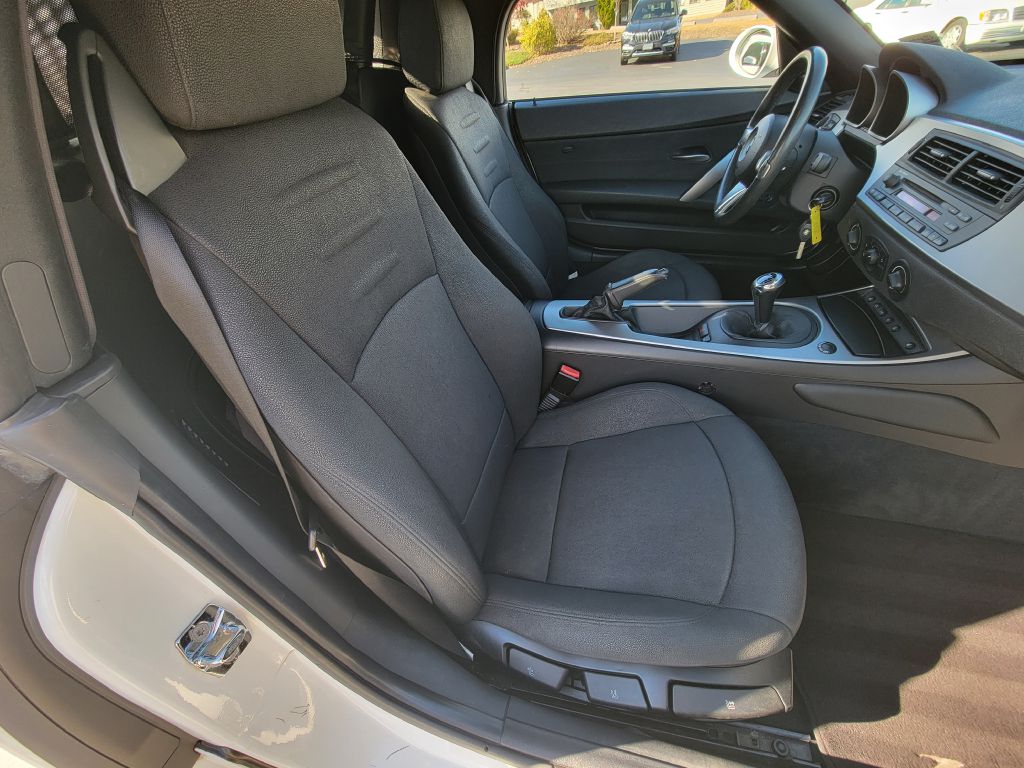 Image for 2007 BMW Z4 3.0 ROADSTER RARE 6-Speed Manual! Michelins