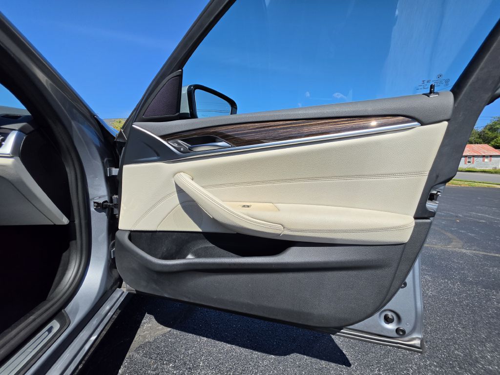 Image for 2023 BMW 530I XDRIVE LUX 1-Owner Blind Spot-Lane Depart