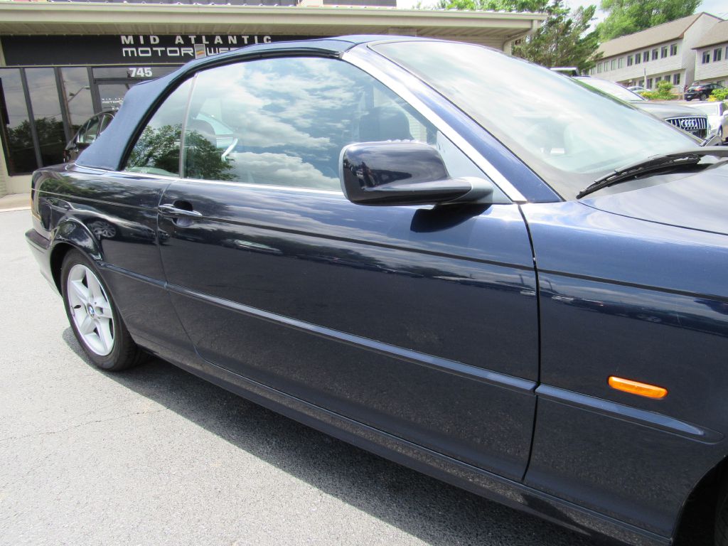 Image for 2001 BMW 325 CONVERTIBLE 5-Speed Manual - Consignment