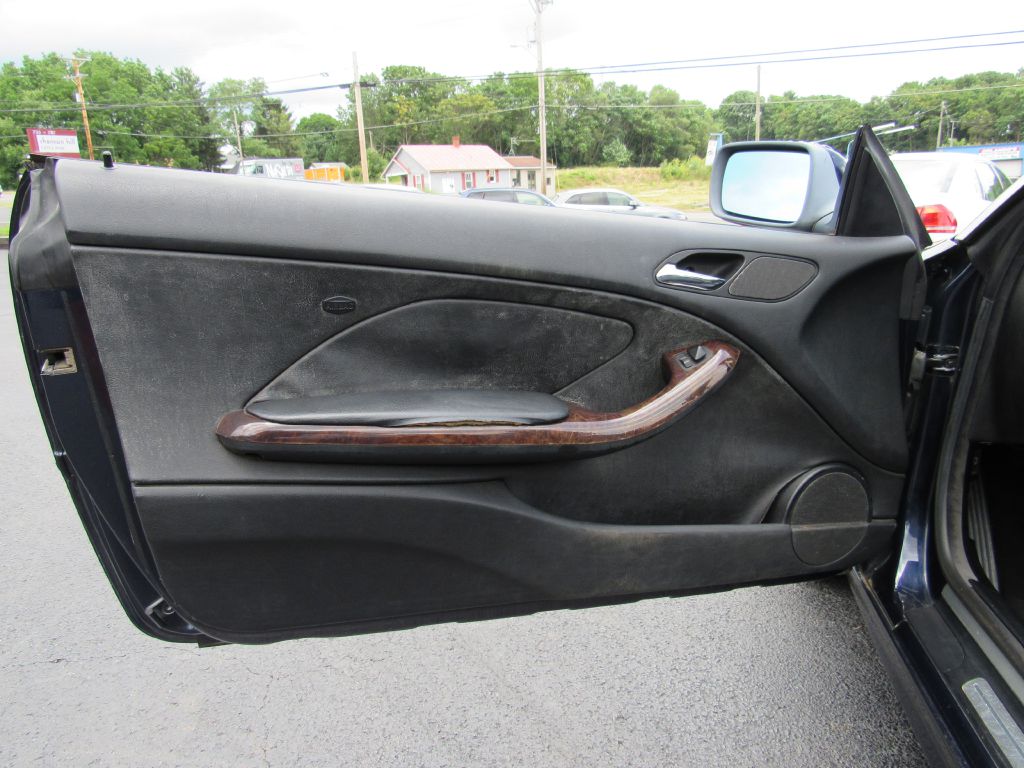 Image for 2001 BMW 325 CONVERTIBLE 5-Speed Manual - Consignment