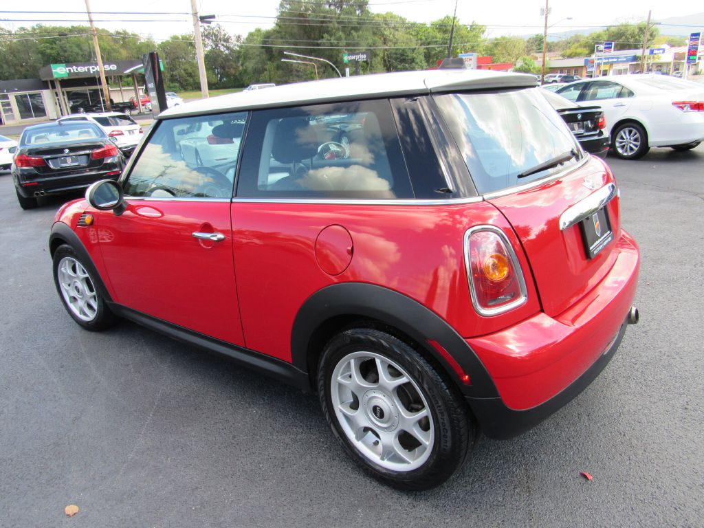 2010 Mini COOPER HARDTOP Cold Weather Pkg - Sport Auto