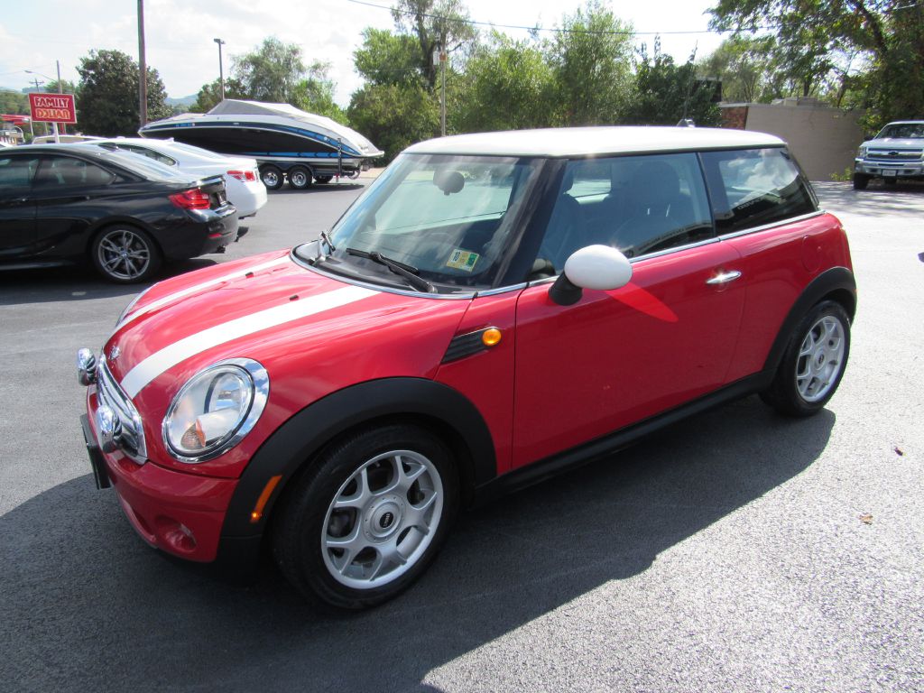 2010 Mini COOPER HARDTOP Cold Weather Pkg - Sport Auto