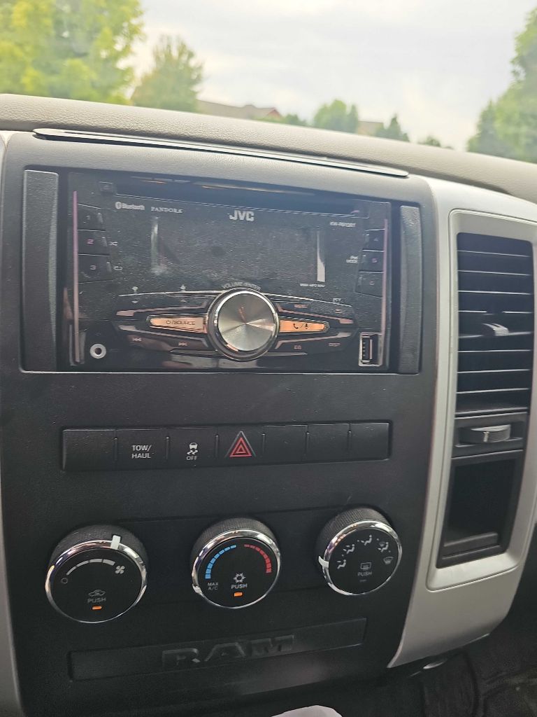 Photo 12 of this DODGE RAM 1500