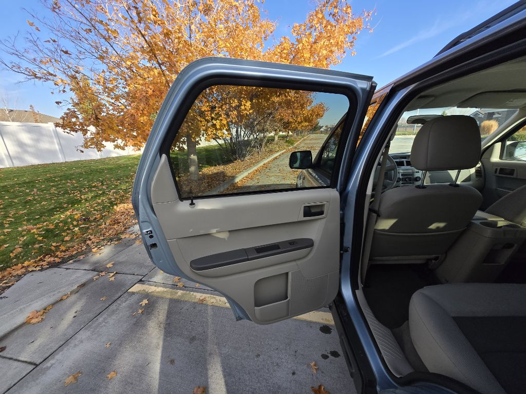 Photo 24 of this FORD ESCAPE