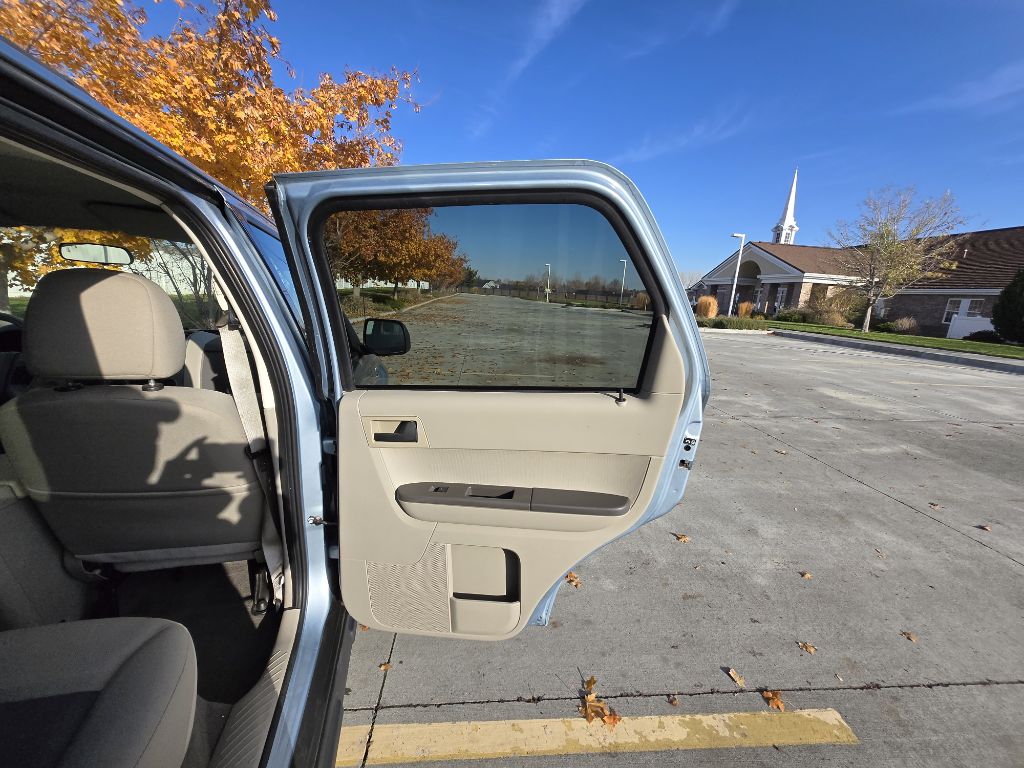 Photo 20 of this FORD ESCAPE