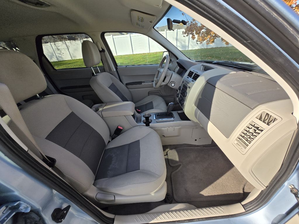 Photo 19 of this FORD ESCAPE