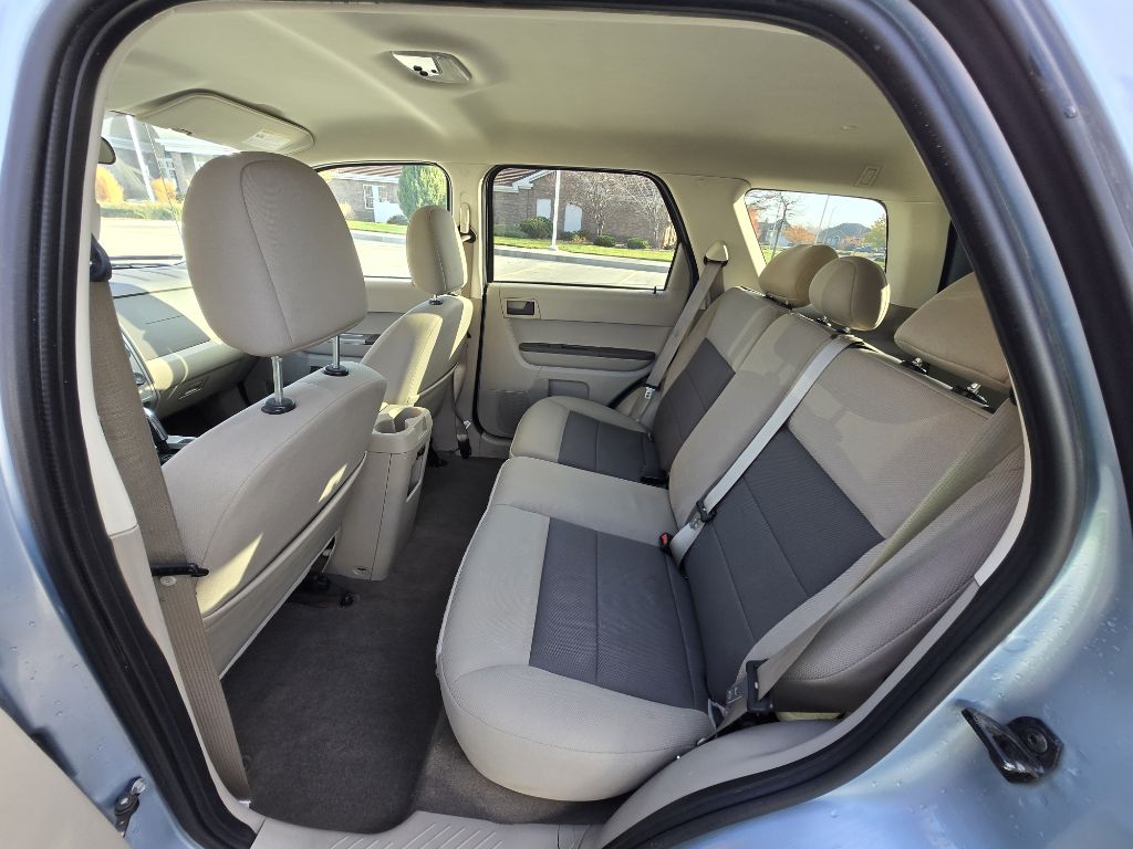 Photo 25 of this FORD ESCAPE