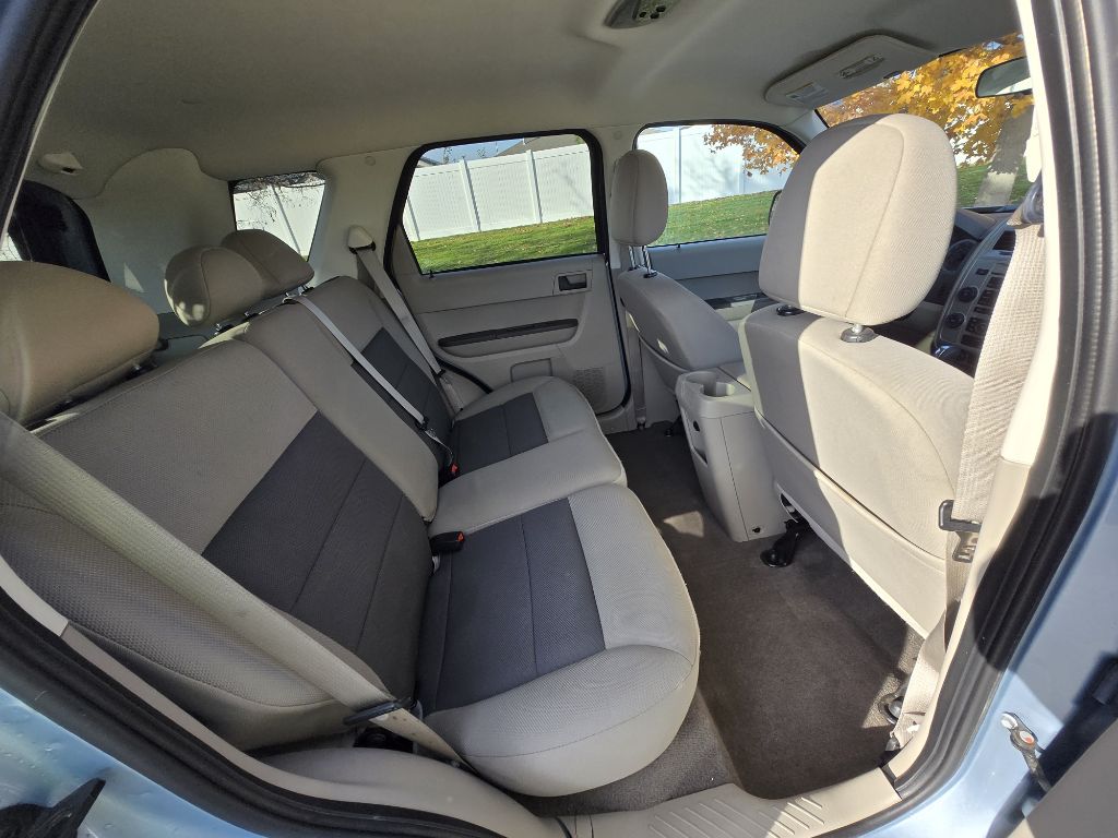 Photo 21 of this FORD ESCAPE
