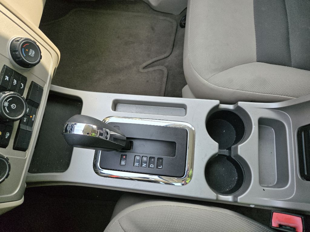 Photo 16 of this FORD ESCAPE